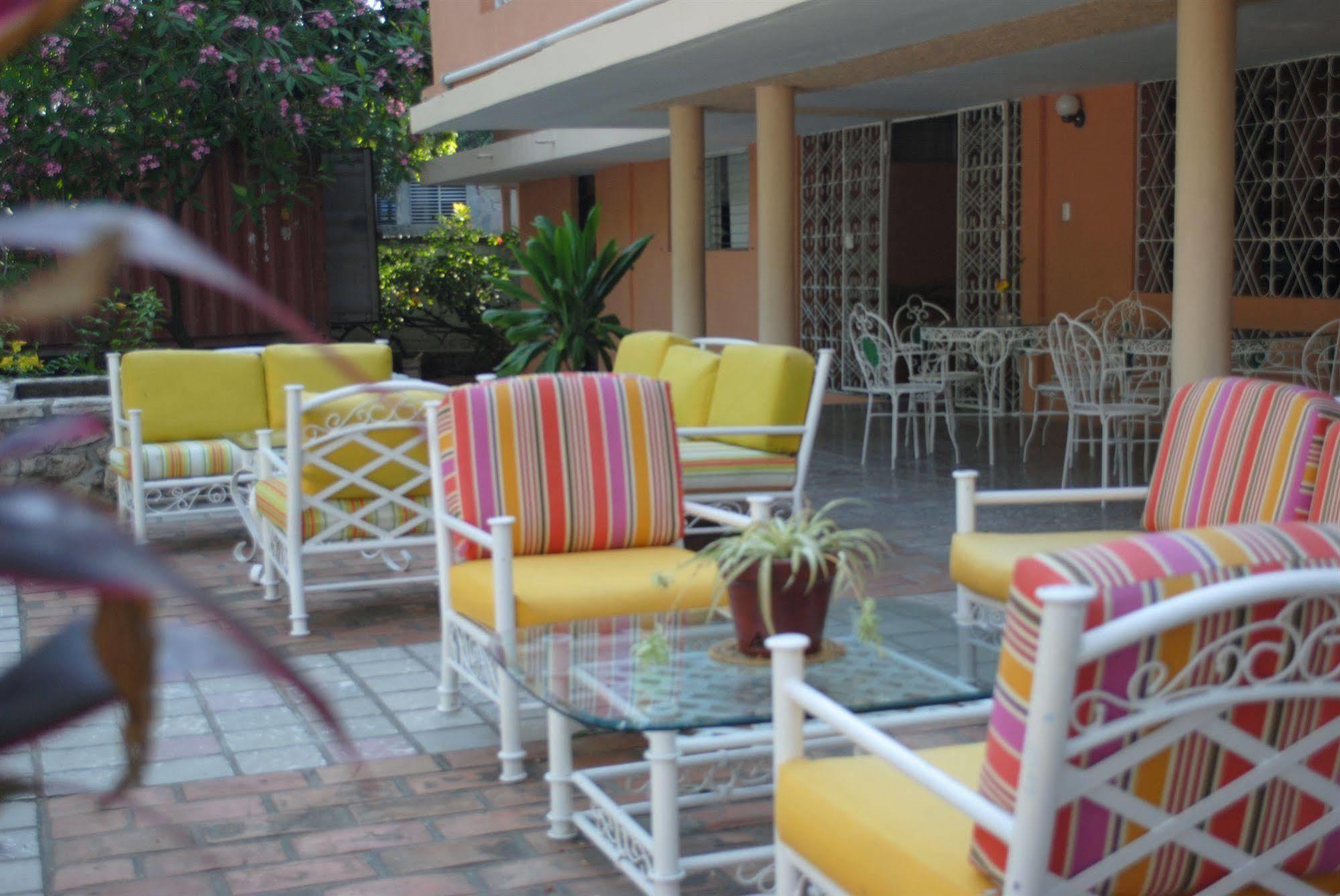 Hotel Imperial Cap-Haitien Exterior photo
